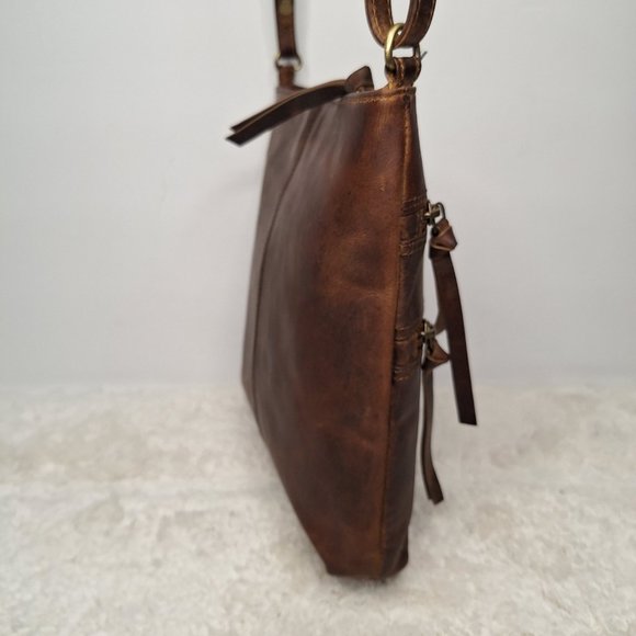 Estalon Crossbody - Picture 7 of 10